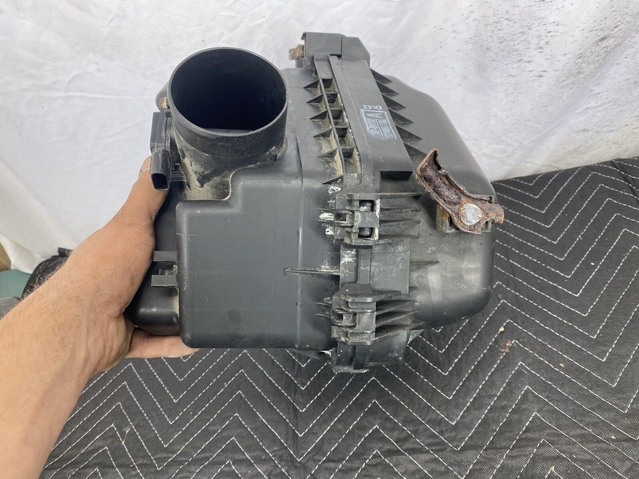 2009-2010 Pontiac Vibe Air Intake Air Cleaner Housing Filter MAF OEM #3090E