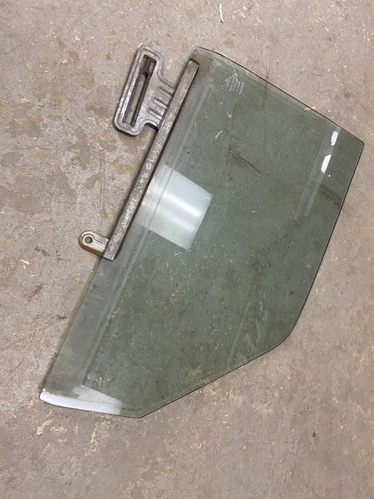 1975-1993 Volvo 240 244 245 Front Right Pass Side Door Window Glass OEM #2423E