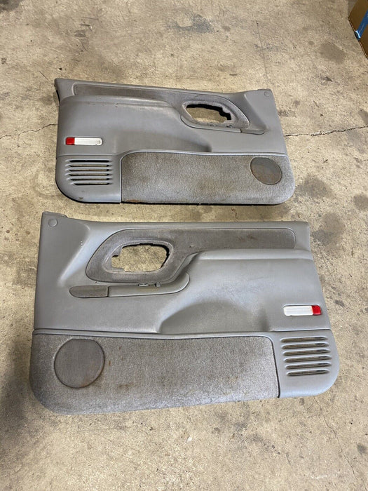 95-98 Chevrolet Silverado Sub Right & Left Interior Door Panel Gray OEM #1294E