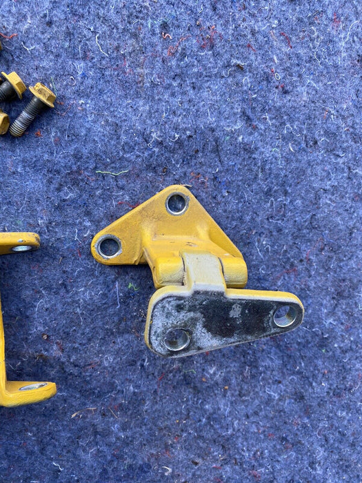 99-01 ISUZU VEHICROSS Left & Right Front Door Hinges w/Hardware OEM #1404E