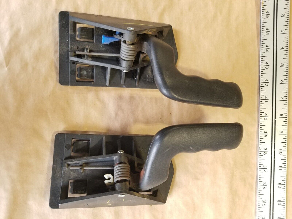 1999-2007 CHEVY 1500 SILVERADO SIERRA OEM L R INTERIOR DOOR HANDLE PAIR #815CN