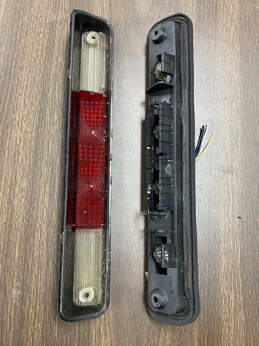 1995-1999 Chevy GM GMC C/K Rear 3rd Brake Light Cab Mount 16520058 OEM #2111EJ