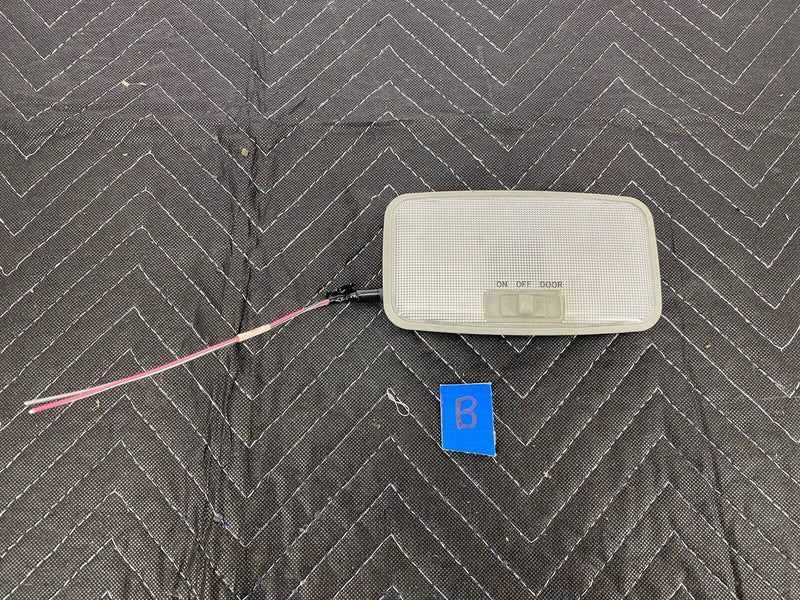 09-10 Pontiac Vibe 09-13 Toyota Matrix Center Dome Vanity Map Light OEM #3145E