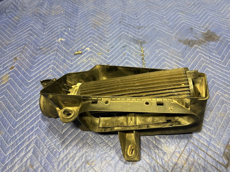 2005-2007 Volvo S60R V70R Air Cleaner Air Box Assembly 30636333 OEM #1341EM