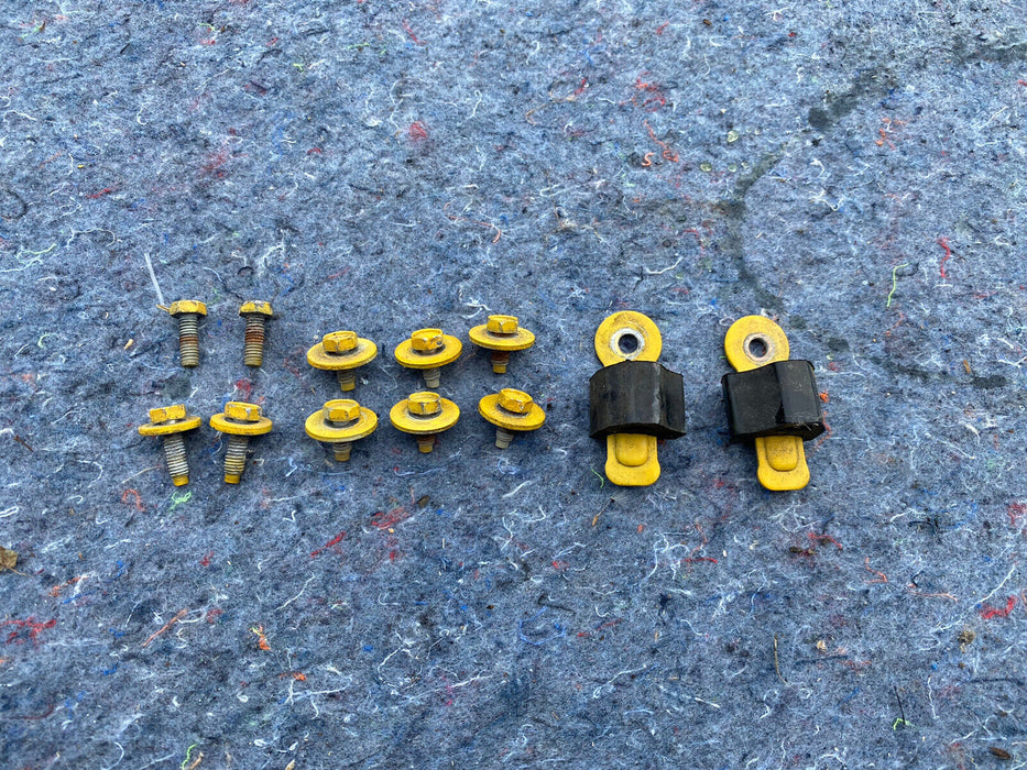 99-01 ISUZU VEHICROSS Left & Right Front Fender Hardware Bolts Yellow OEM #1363E