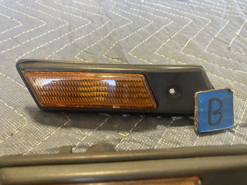 1988-1996 BMW E34 5 Series 525i 535i Front Side Marker Light 1378014 OEM #1999M