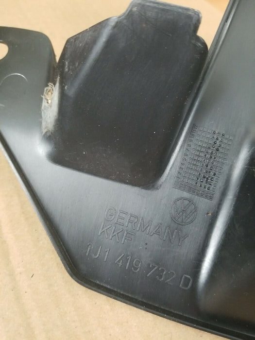 99-05 VW Volkswagen JETTA LOWER STEERING COLUMN COVER TRIM PANEL #173CN