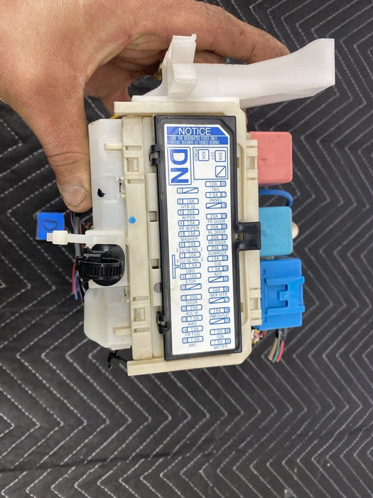 2009-2010 Pontiac Vibe Interior Cabin Fuse Box Relay Block 82730-01031 OE #3112E