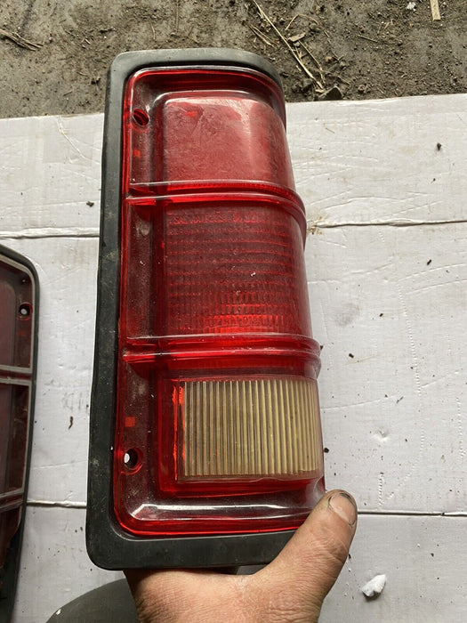 1981-1993 Dodge 1st Gen Dodge Ram Cummings Ramcharger OEM Tail Light Right #499E