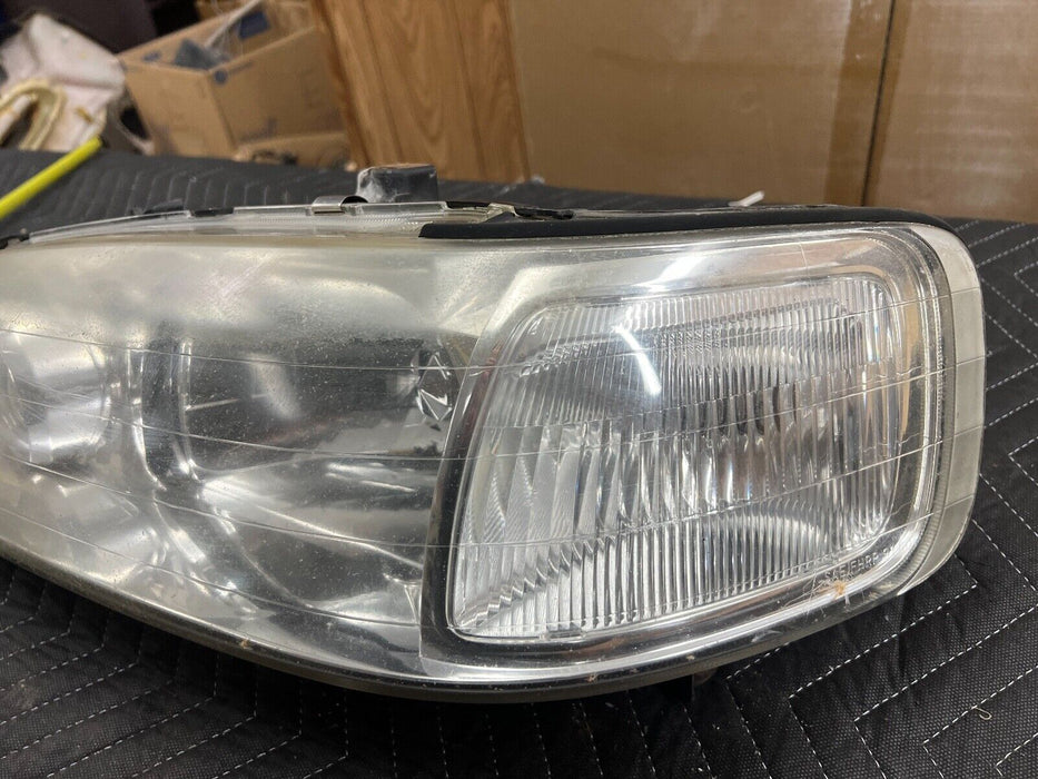 1995-1998 Acura TL Front Driver Left Headlight Lamp Lens Assembly OEM #825EM