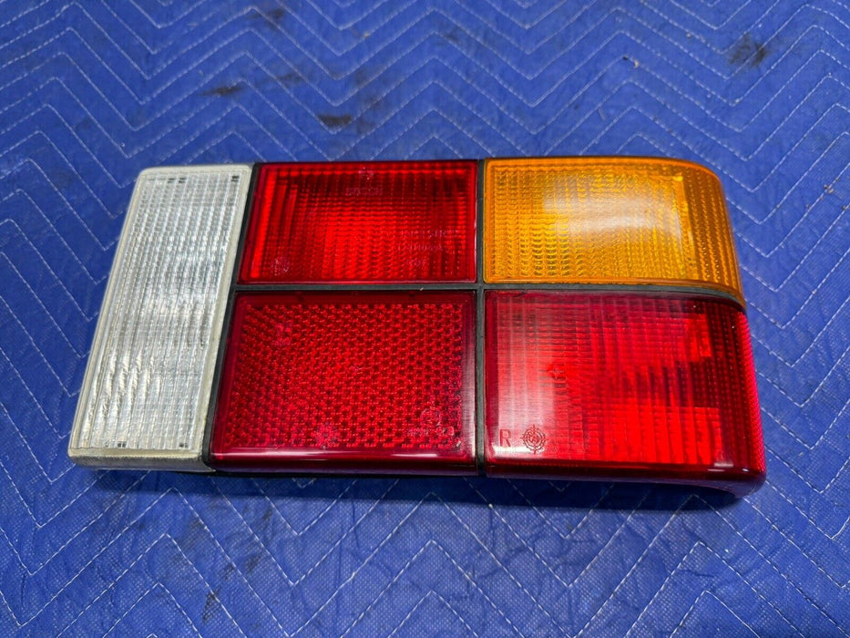 1979-1984 Volvo 240 242 244 Sedan 5 Panel Tail Light Right Rear Lamp OEM #3292E