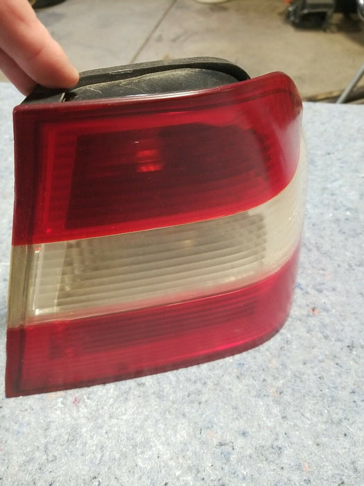 1997-2006 E46 Series BMW 330XI PASSENGER SIDE TAIL LIGHT CORNER OEM  #91CN