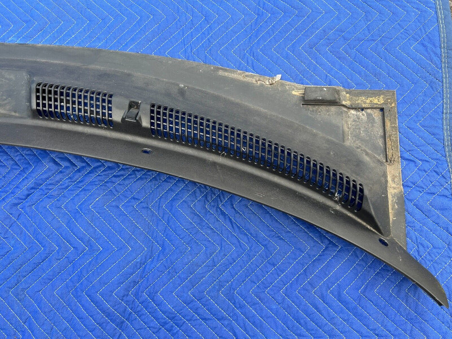 1998-2001 Dodge Ram 1500 Windshield Wiper Grille Weather Guard Cowl OEM #735EM