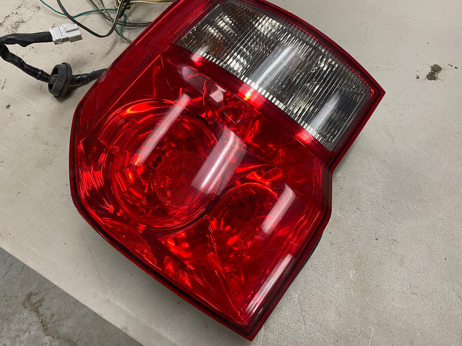 03-08 Honda Element Driver Side TAIL LIGHT EX OEM LEFT Rear Taillight #9CN