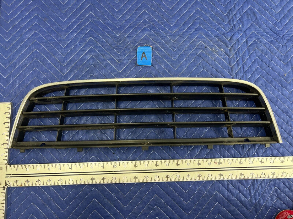 2006-2010 VW Jetta 2.5L Front Lower Bumper Fog Light Grill Trim K0853101 OE#81MC