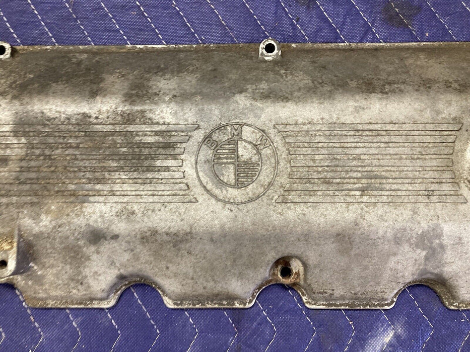 1984-1991 BMW 318i 325i E30 Engine Valve Cover Head Top  OEM #2577M