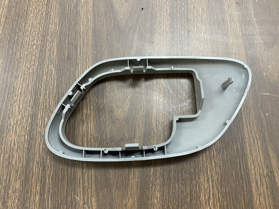 1995-2002 Chevrolet Left Driver Door Handle Cover Trim Bezel 15708077 OEM #1292E