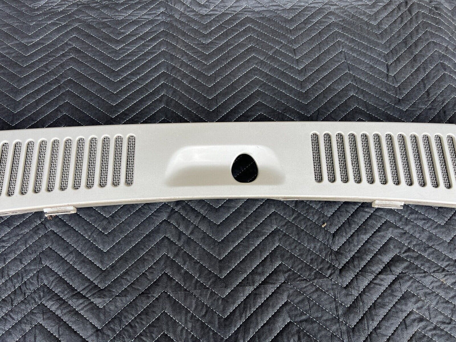 1998-2002 Isuzu Trooper Windshield Wiper Grille Cowl Vent Trim Guard OEM #968EM