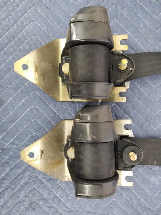 Volvo 240 244 245 Left & Right Rear Seat Belts Wagon Retractors Pair OEM #2585E