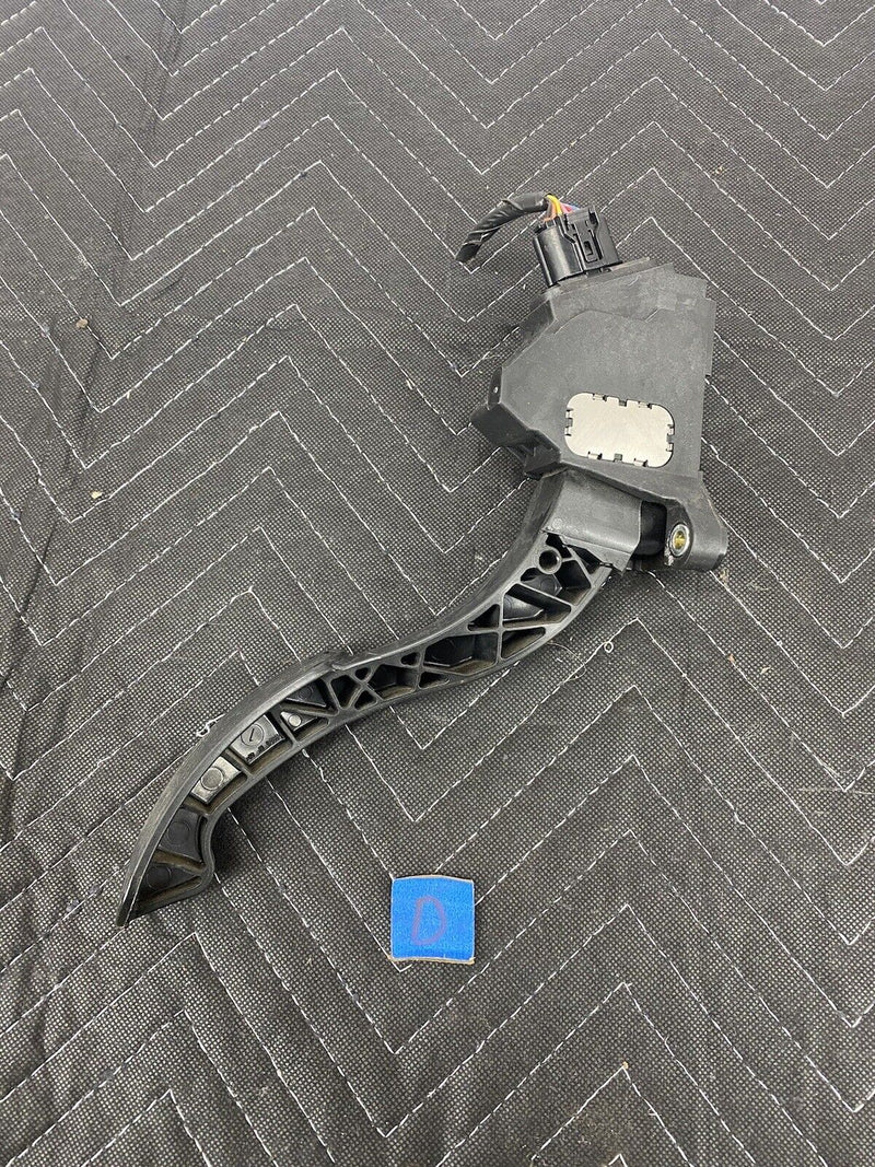 2009-2010 Pontiac Vibe Gas Accelerator Pedal Assembly LHD 78110-07011 OEM #3104E