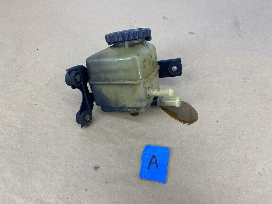 1997-2001 Lexus ES300 Power Steering Fluid Reservoir & Cap 3.0L V6 OEM #2323E