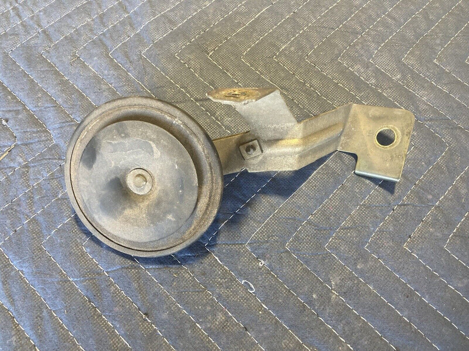 1988-1996 BMW E34 5 Series 525i 535i Horn Seeing Alarm 002952 ￼OEM #2008M