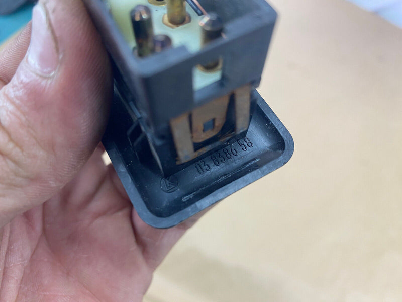 93-97 Volvo 850 Power Window Switch Button R or L Rear Driver Passenger #2502E