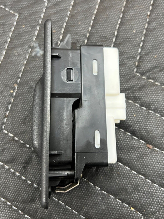 1998-2002 Isuzu Trooper Right RH Rear Power Window Switch 897098-3412 OEM #893EM