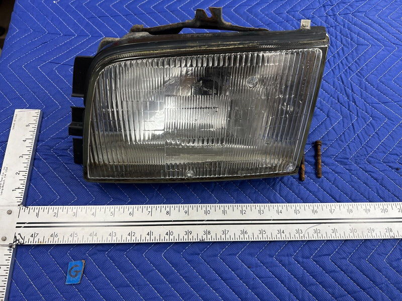 1998-2002 Isuzu Trooper LH Left Driver Headlight Lamp Assembly OEM #936EM