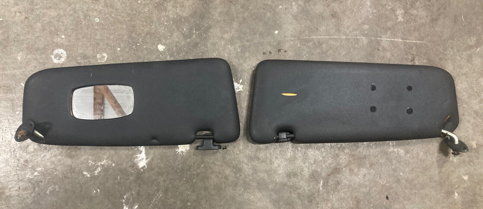 BMW OEM 82-94 Sun Visor Pair Left/right BlackE30 325eS 325i 325is 318i 318i #76m