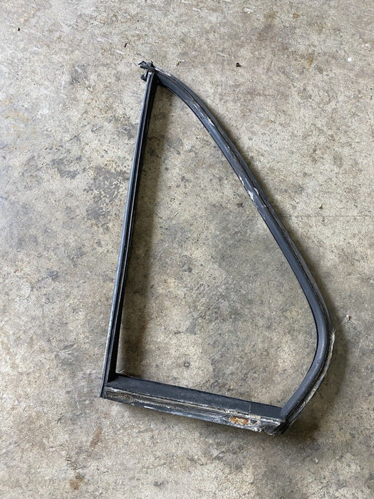 84-94 BMW 3 Series E30 Sedan Rear Left Quarter Window Seal 318i 325i 325ix #771E