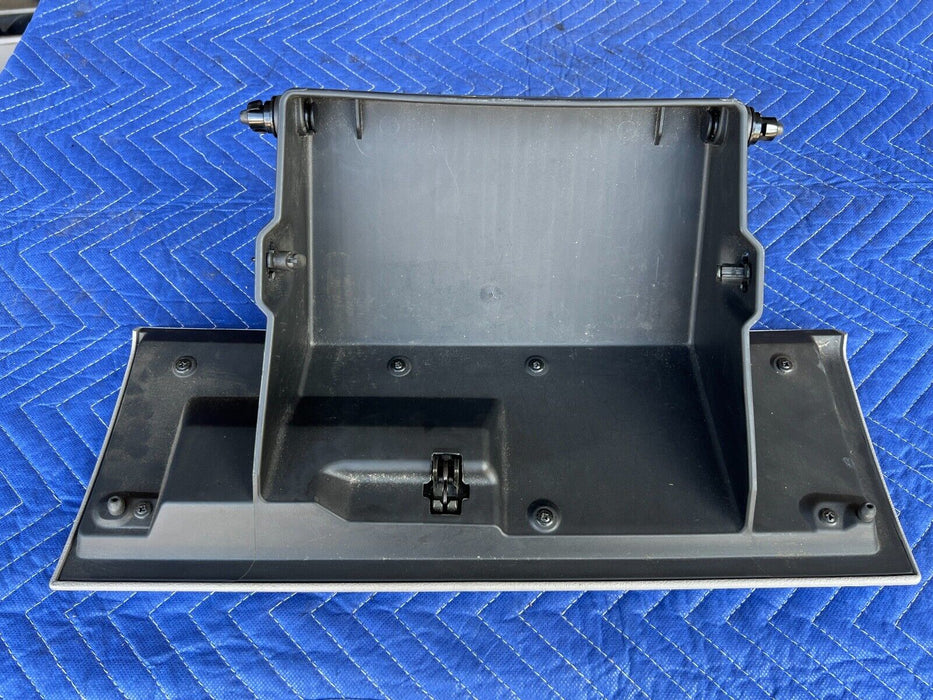 2002-2007 Saturn Vue Gray Glove Compartment Box Assembly Front Dash OEM #608EM