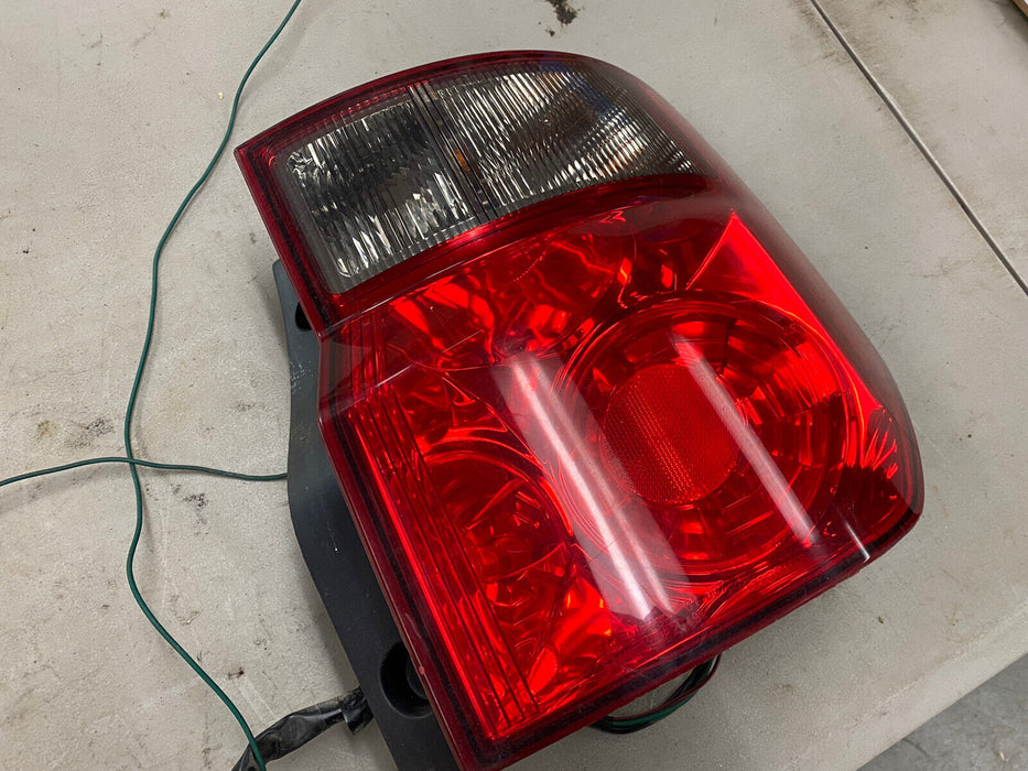 03-08 Honda Element Rear Passenger Side Taillight Tail Light Housing Right #12CN