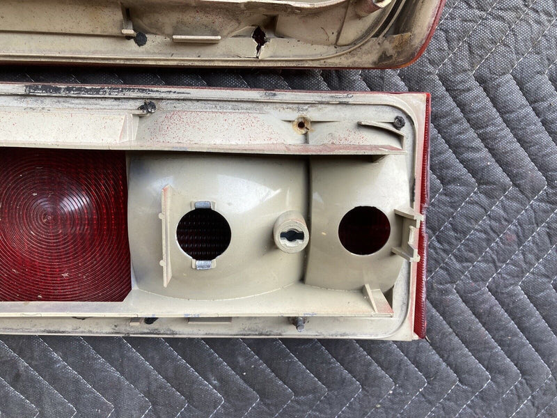 1982-1994 BMW E30 318i 325i 1368823 Pair Rail Lights Brake Rear OEM #2095M
