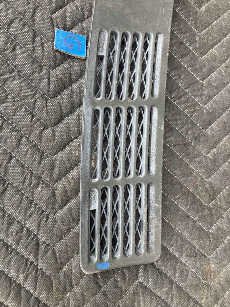 1982-1994 BMW E30 318i 325i 1904572 Right Windshield Cowl Trim RH OEM #2208M