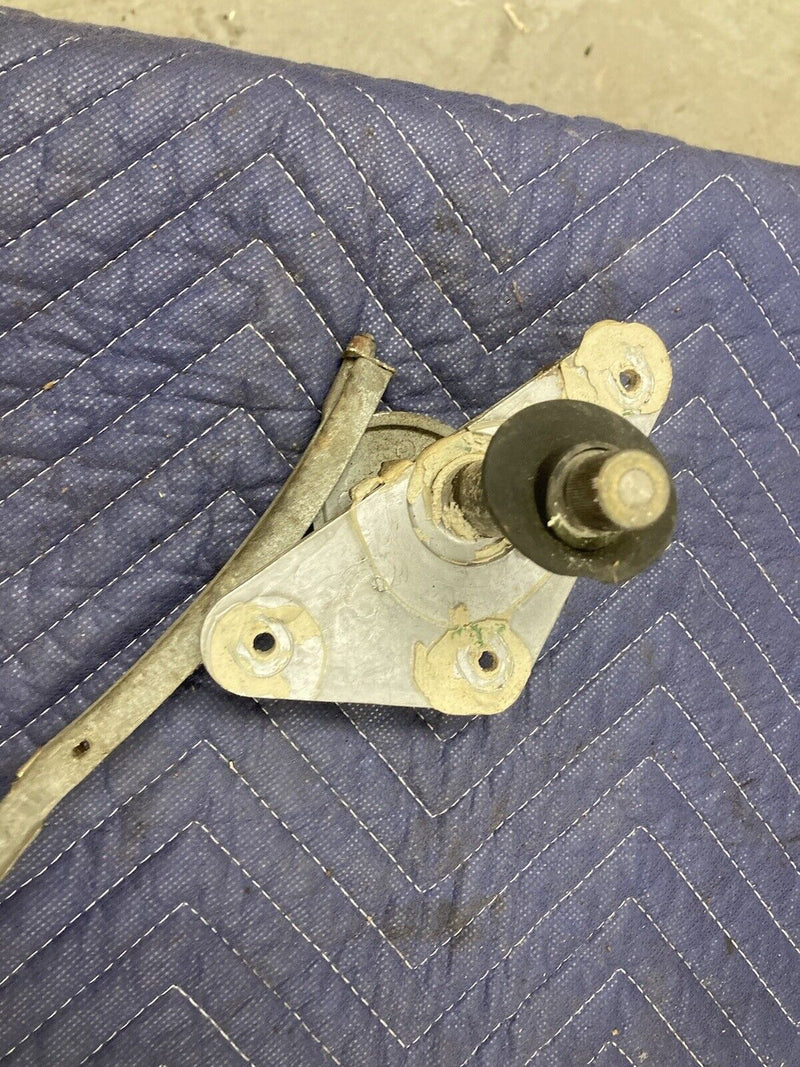 1975-1985 Volvo 242 240 244 245 Windshield Wiper Linkage Assembly OEM #1702M
