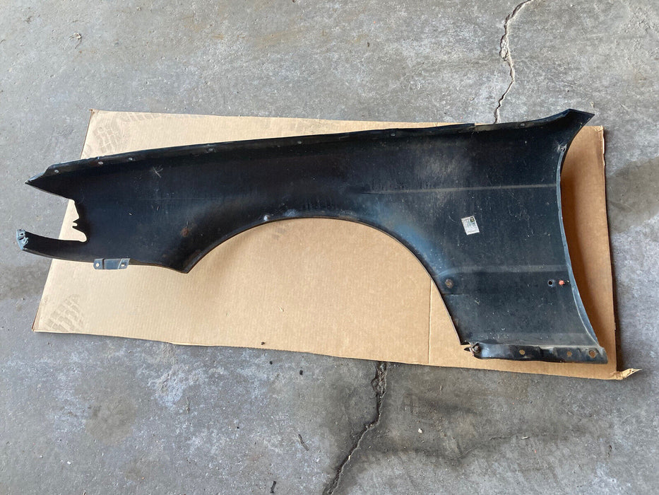 1986-1994 BMW 7 Series E32 Front Fender Right Passenger Green Panel OEM #1073M