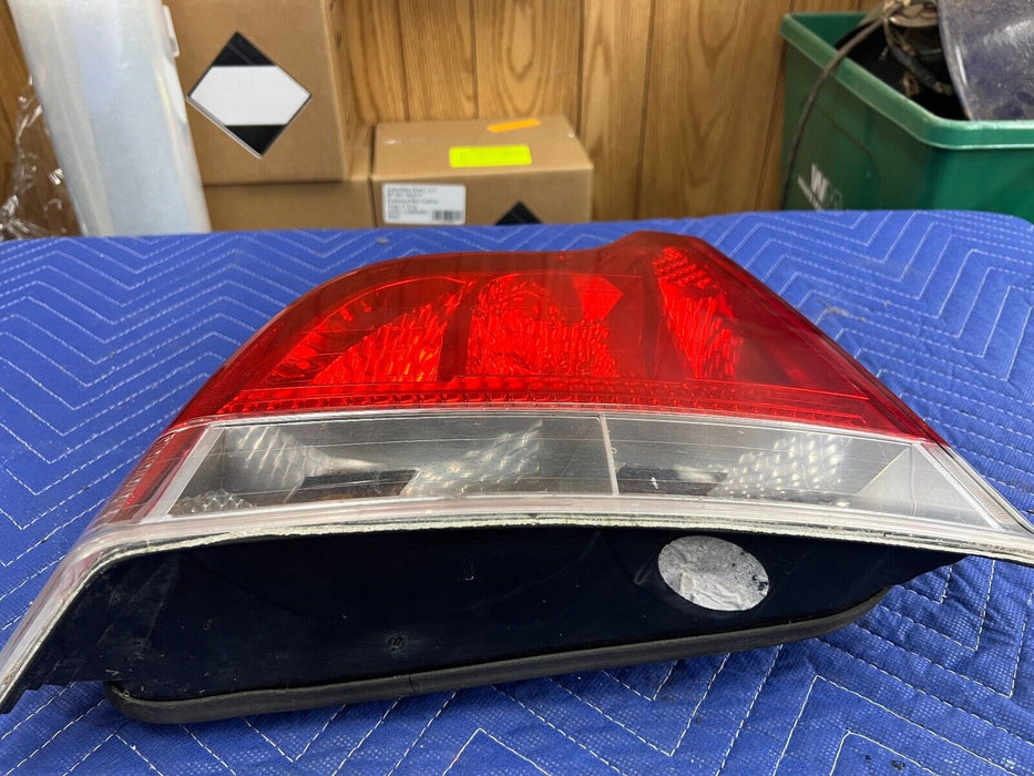 2005-2007 Volvo S60R V70R Driver Left LH Rear Brake Tail Light Lamp OEM #1018EM