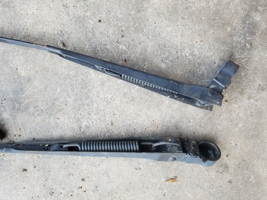 1992-2007 Ford E150 E250 E350 WINSHIELD WIPER ARMS LH RH PAIR L R #948CN