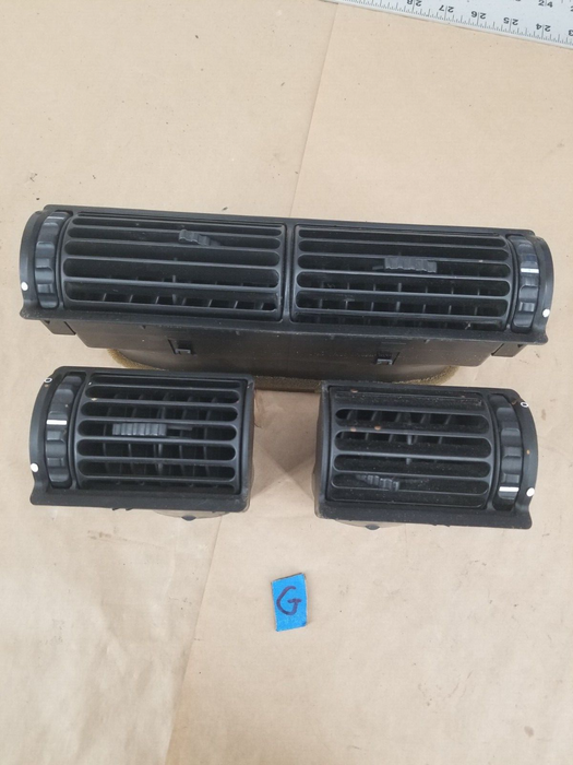 1984-93 BMW E30 318i 325i DASHBOARD VENT SET CENTER AIR DUCTS LOUVRES OEM #CN612