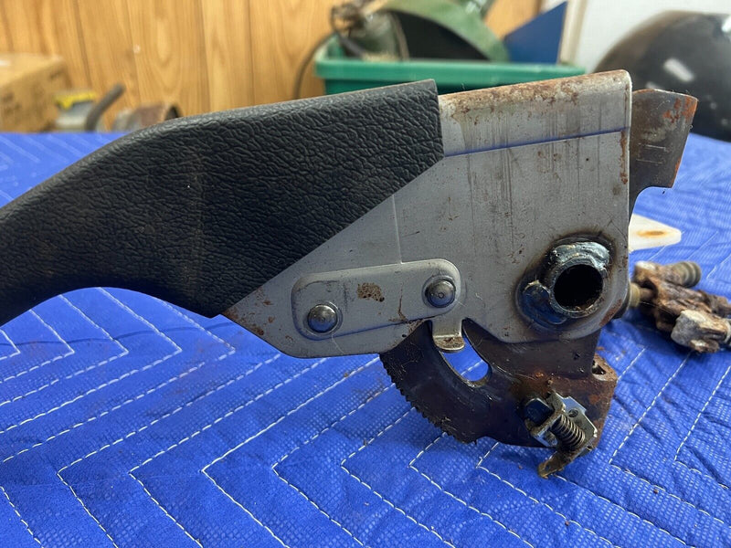 1998-2002 Isuzu Trooper Emergency E Parking Brake Handle Lever Assembly OE#939EM