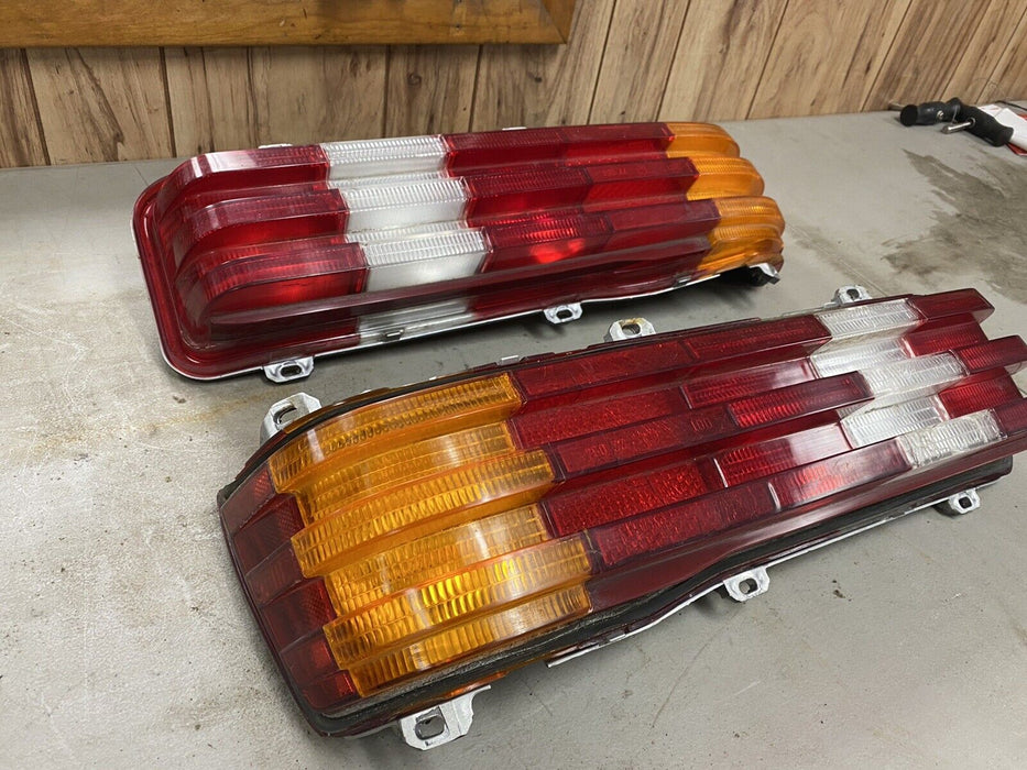 1977-1985 Mercedes W123 300D 300CD 240D R & L Tail Light Assembly Pair OE #1330E