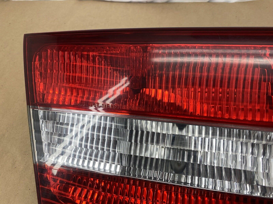 2000-2001 Lexus ES300 Driver Left LH Deck Trunk Lid Inner Tail Light OEM #2402E